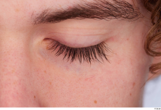 Lyle eye eyelash 0002.jpg